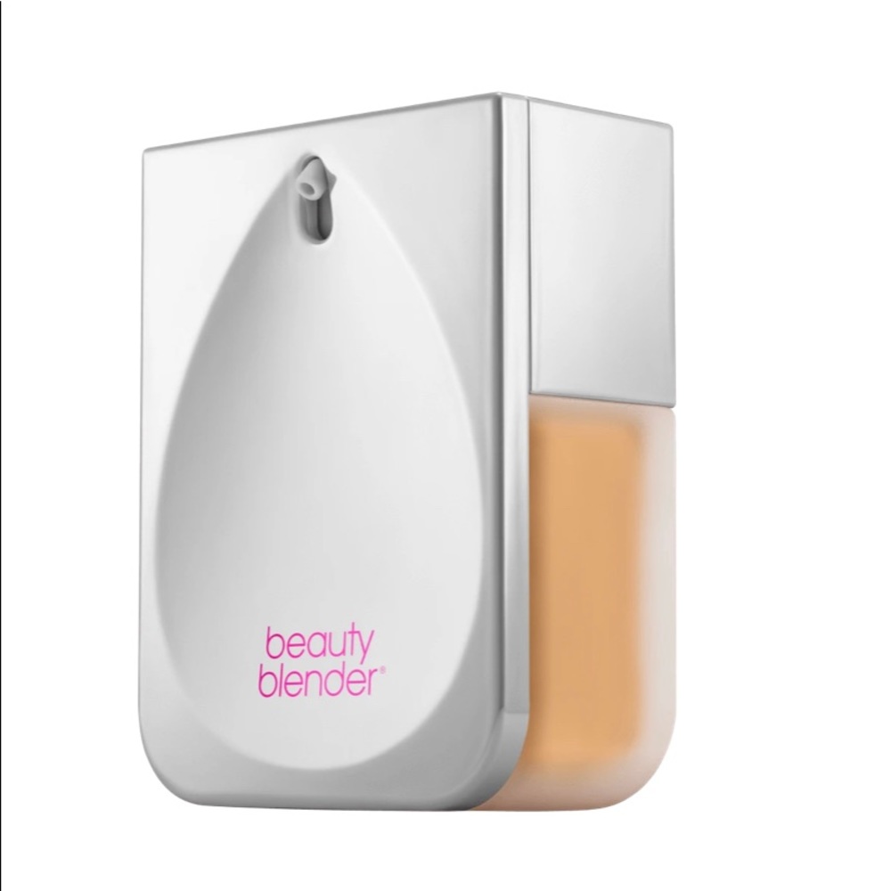 Beauty Blender Bounce Liquid along Wear Foundation